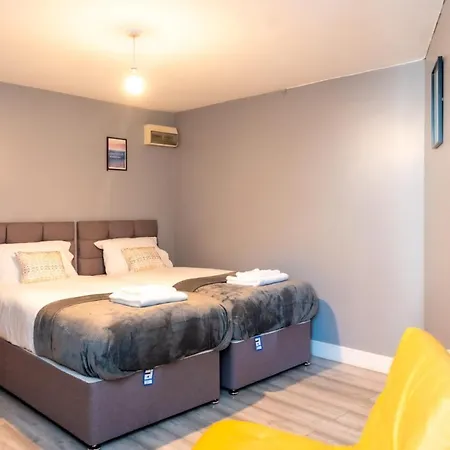 Eastville Superb Dwelling, Sleeps Up To 4 Guests *